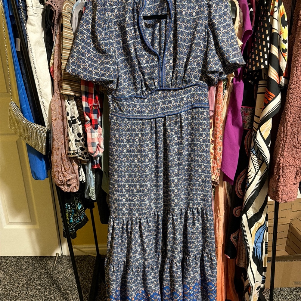 Max Studio dres size S